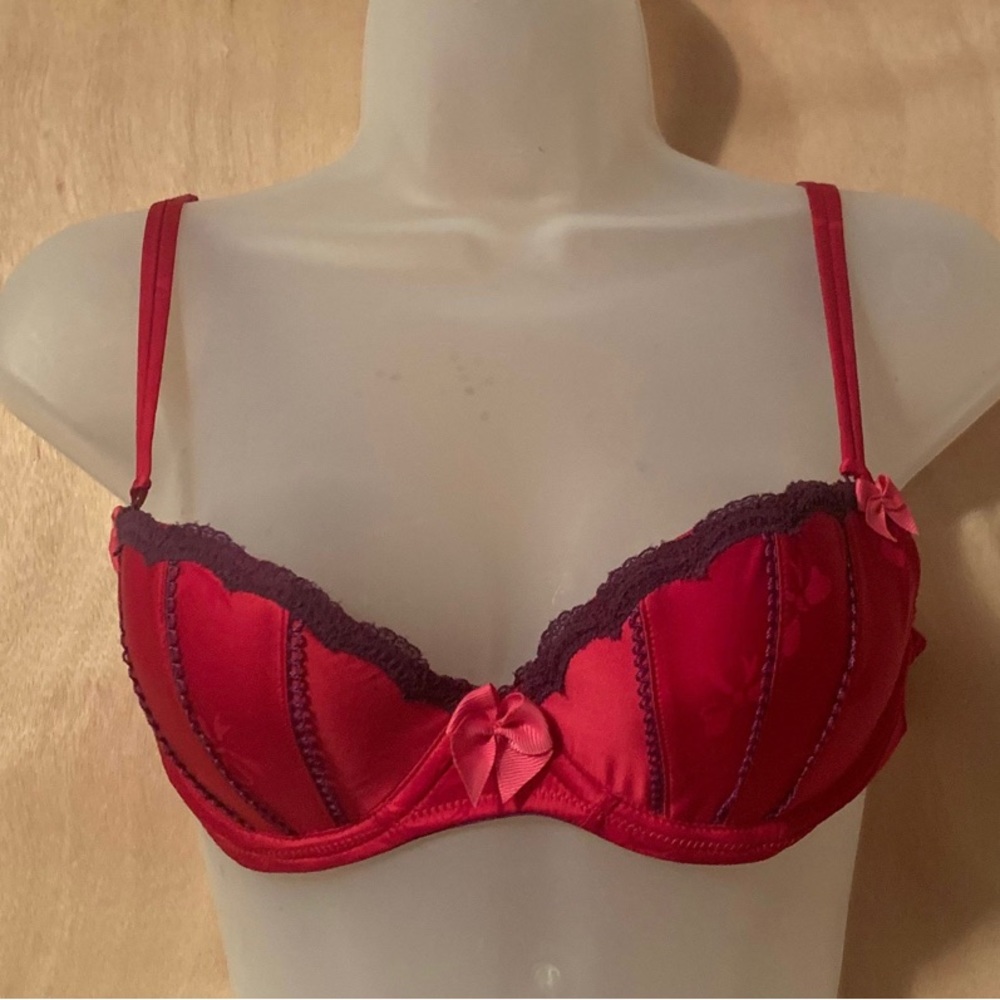 VS Sexy Little Things Size 34C Underwire Push-Up Sexy Little Things Bra